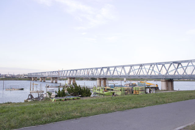 BBQエリア中編風景・江戸川の鉄橋